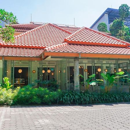 Capital O 1616 Setiabudhi Indah Hotel Bandung Buitenkant foto
